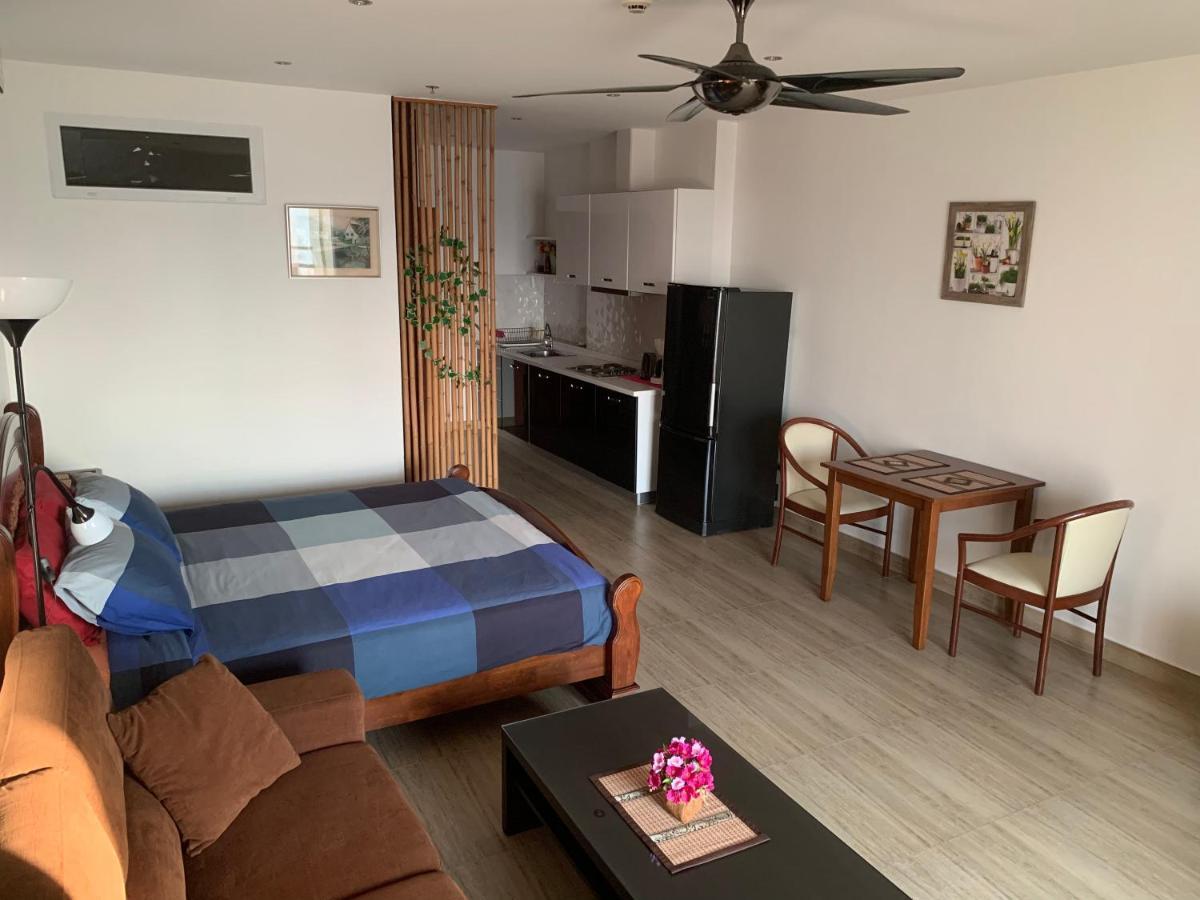 View Talay 5D Golf Apartment Pattaya Exterior foto
